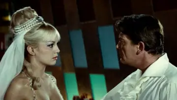 Задник до фильму"Фантомас розбушувався" #995413