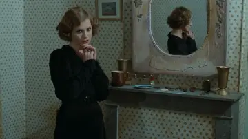 Задник до фильму"Violette Nozière" #1127046