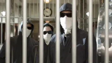Задник до фильму"Не впіймали — не злодій" #218196