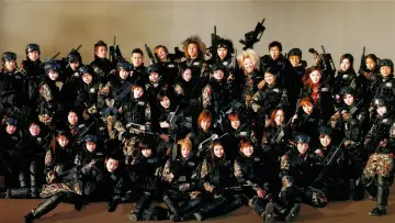 Задник до фильму"バトル・ロワイアルII 鎮魂歌" #381009