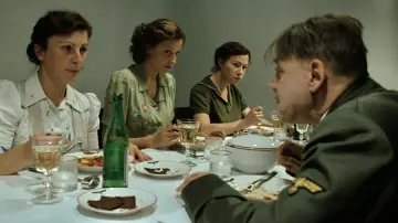 Задник до фільму "Бункер" #1578605