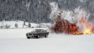 Задник до фильму"007: Іскри з очей" #1163440