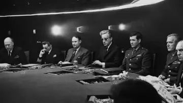 Задник до фильму"Доктор Стрейнджлав, або Як я перестав хвилюватись і полюбив бомбу" #659031