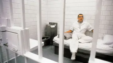 Задник до фільму "Мисливець на людей" #1818061
