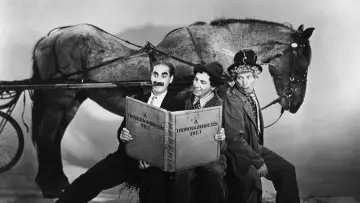 Задник до фильму"A Day at the Races" #381596