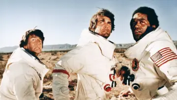 Задник до фильму"Capricorn One" #265771