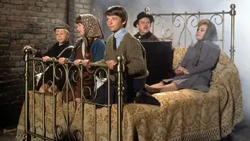 Задник до фильму"Bedknobs and Broomsticks" #244949