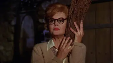 Задник до фильму"Bedknobs and Broomsticks" #945310