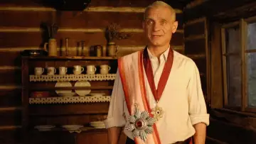Задник до фильму"Я обслуговував англійського короля" #412682