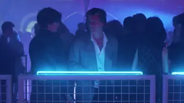 Задник до фильму"She