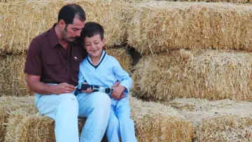 Задник до фильму"Babam ve Oğlum" #389496