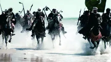 Задник до фильму"The Wind and the Lion" #979594