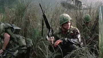 Задник до фильму"Hamburger Hill" #280384