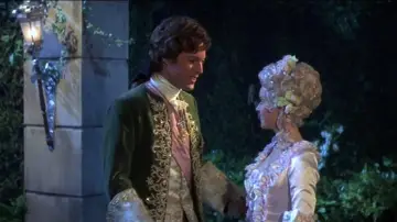 Задник до фільму "The Slipper and the Rose" #1616409