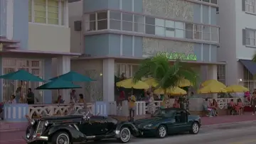 Задник до фильму"Miami Rhapsody" #475731