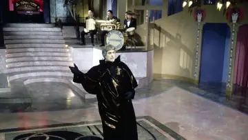 Задник до фильму"Жахливий доктор Файбс" #1048444