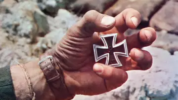 Задник до фильму"Cross of Iron" #991313