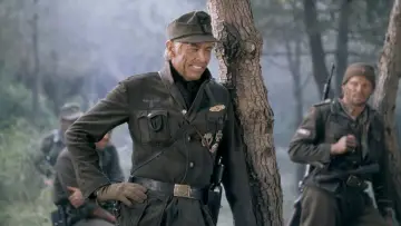 Задник до фильму"Cross of Iron" #991314