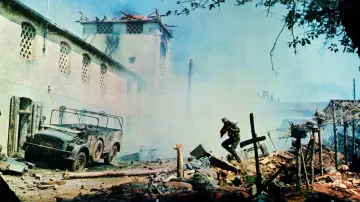 Задник до фильму"Cross of Iron" #991318