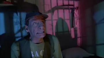 Задник до фільму "Ernest Goes to Jail" #1635175
