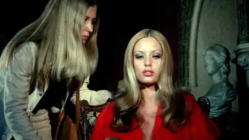 Задник до фильму"Une vierge chez les morts-vivants" #448028