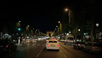 Задник до фильму"Корпорація "Святі мотори"" #969678