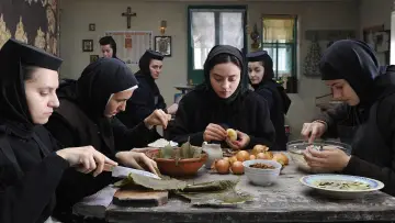 Задник до фильму"După dealuri" #469126