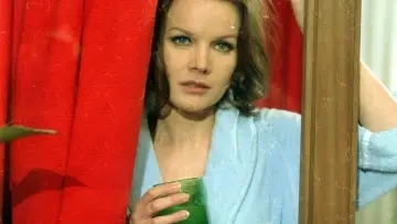 Задник до фильму"L