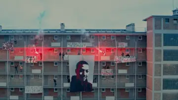 Задник до фильму"Avant que les flammes ne s