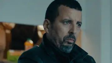 Задник до фильму"Avant que les flammes ne s