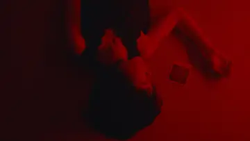 Задник до фільму "ニューレリジョン" #476338