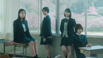 少女は卒業しない постер