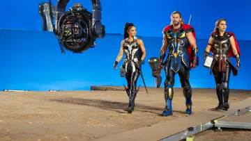 Задник до фільму "Marvel Studios Assembled: The Making of Thor: Love and Thunder" #1650073