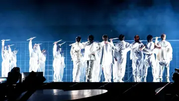 Задник до фильму"BTS: PERMISSION TO DANCE 온 스테이지 – LA" #452237