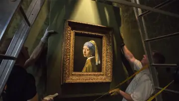 Задник до фильму"Vermeer: The Greatest Exhibition" #483099