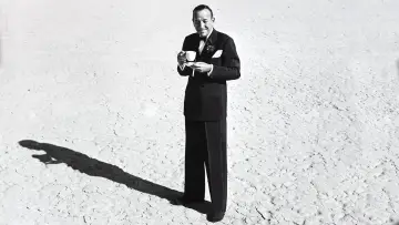 Задник до фільму "Mad About the Boy: The Noël Coward Story" #1148729
