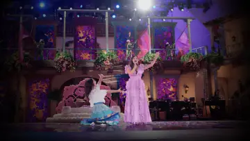 Задник до фильму"Encanto at the Hollywood Bowl" #319043
