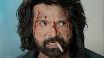 Задник до фильму"Badass Ravi Kumar" #885414
