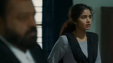 Задник до фильму"ജെ‌എസ്‌കെ" #860195