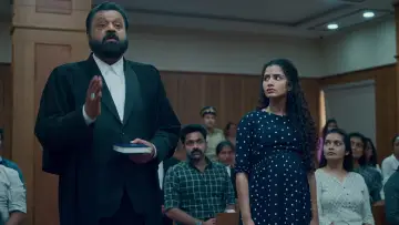 Задник до фильму"ജെ‌എസ്‌കെ" #860204