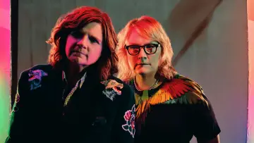 Задник до фильму"Indigo Girls: It