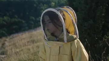 Задник до фильму"20.000 especies de abejas" #190573