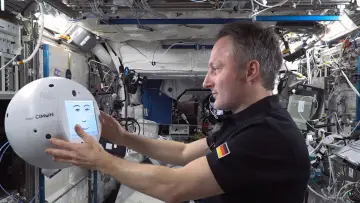 Задник до фильму"Space: The Longest Goodbye" #700587