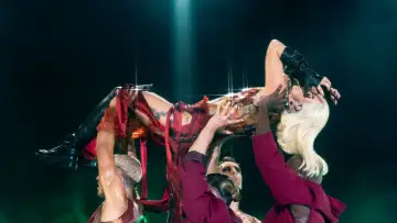 Задник до фильму"Gaga Chromatica Ball" #730531
