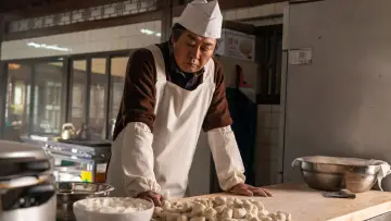 Задник до фільму "대가족" #785382