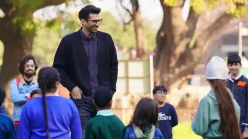 Задник до фильму"मेट्रो... इन दिनों" #676905