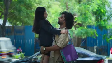 Задник до фильму"హాయ్ నాన్న" #373744