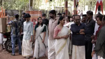 Задник до фільму "നാരായണീൻ്റെ മൂന്നാൺമക്കൾ" #1780810