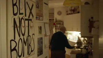 Задник до фильму"Blix Not Bombs" #454735
