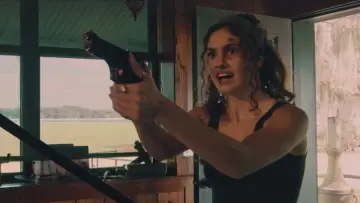 Задник до фильму"Girl With a Gun" #371405
